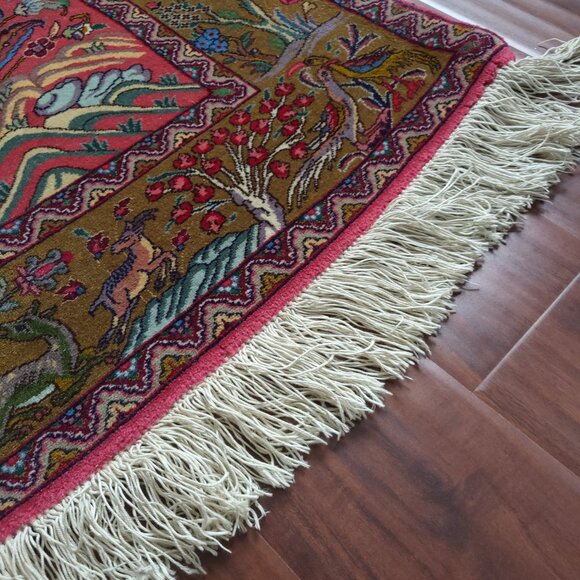 A semi-antique Ghom carpet in silk - Picture 6 of 9